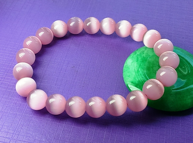 Trang sức đá mắt mèo được rất nhiều người yêu thích